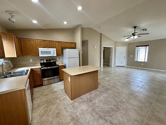 4th image of 41841 W Sunland Dr