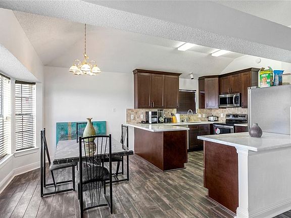 3rd image of 143 Tammy Dr
