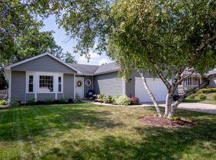 4817 W Glenbrook Trl, McHenry, IL 60050