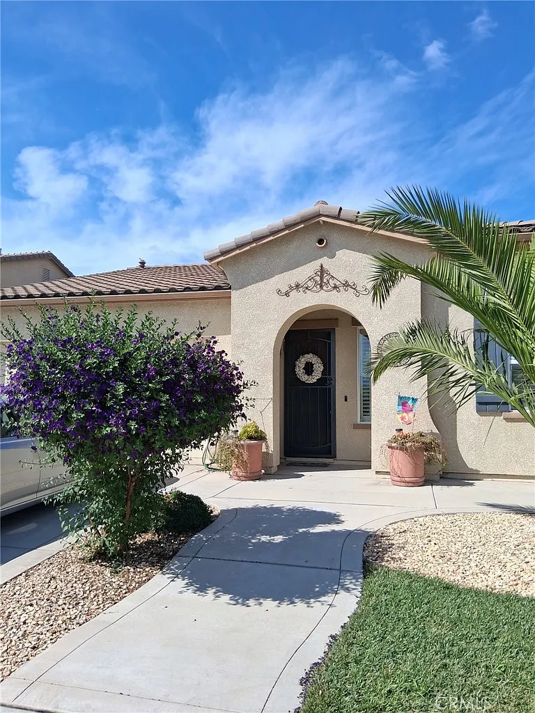 3 bed, 1893 sqft, $4,000 — Photo 1