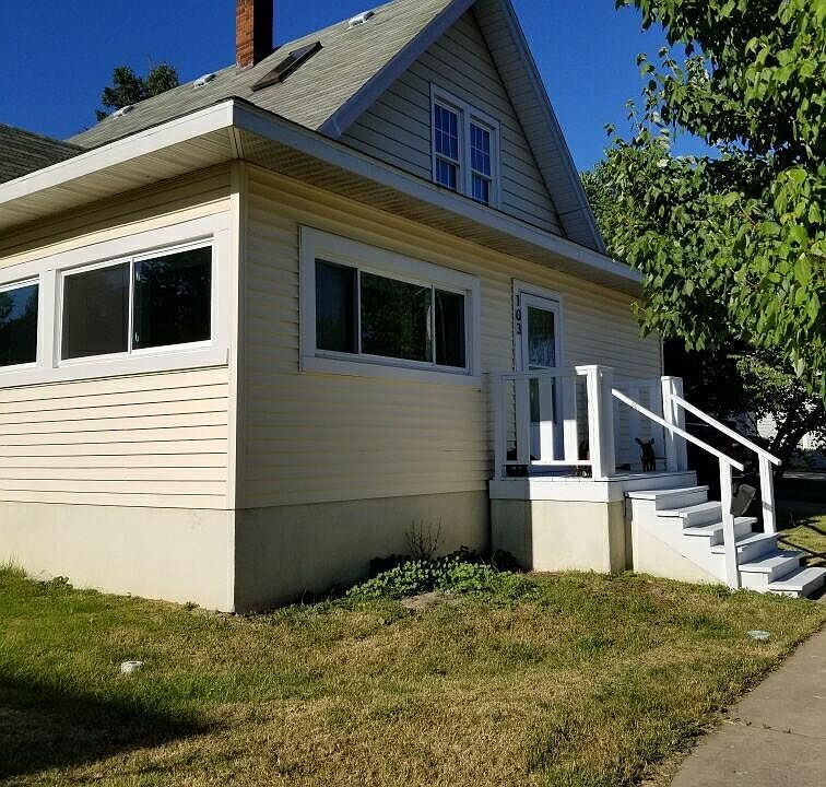 103 E Maple St, Three Oaks, MI 49128 MLS 22026265 Zillow