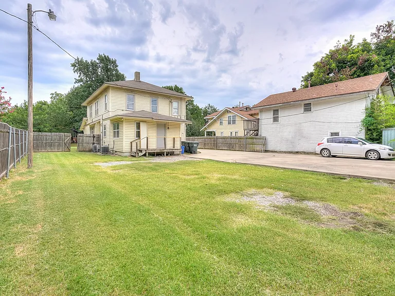 440 Elm Ave #2 — Photo 11
