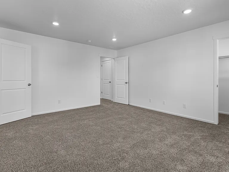 1906 S 570 W #1115 — Photo 16