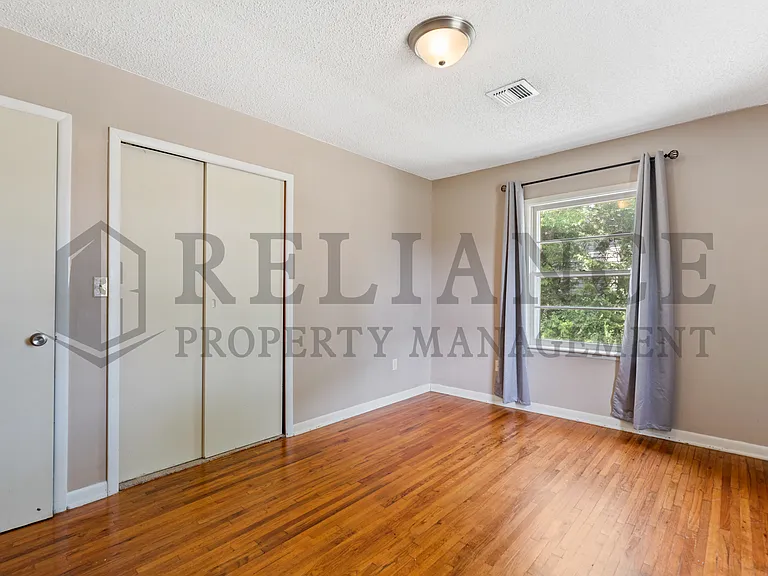 1035 S 127th St E — Photo 17
