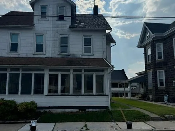 1916 Washington Ave, Northampton, PA 18067