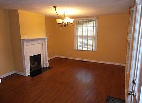5th image of 435 W Poplar St