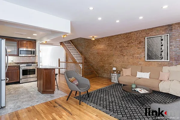 Rented by Link NY Realty | media 41