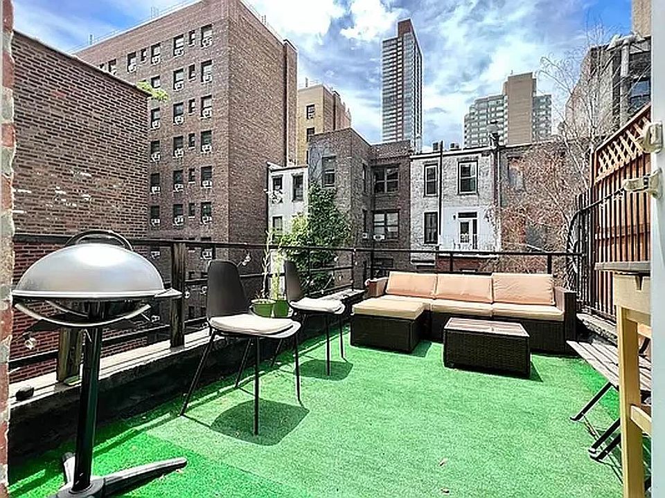 1st image of 128 W 71st St #3B