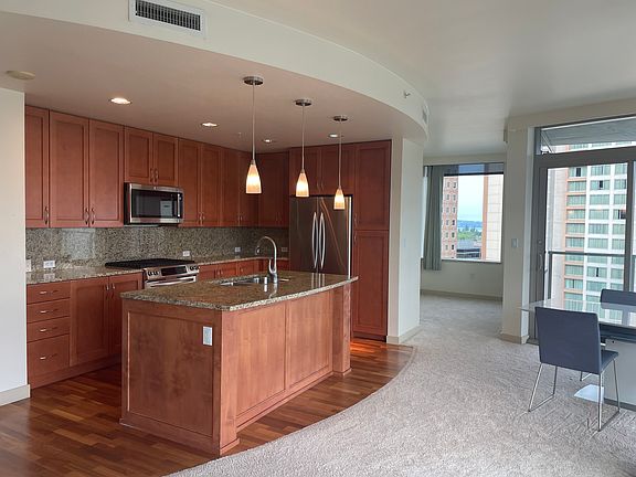 4th image of 10610 NE 9th Pl Unit 1505