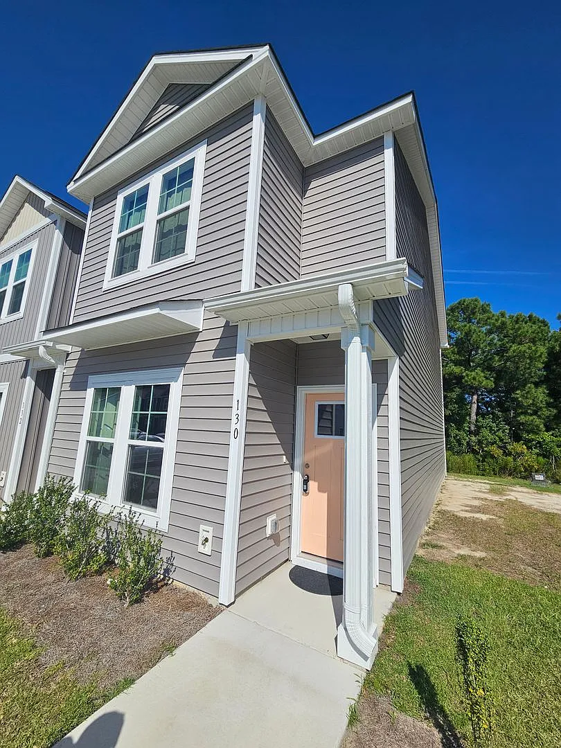Newer Construction Townhome Close To Base — Photo 1