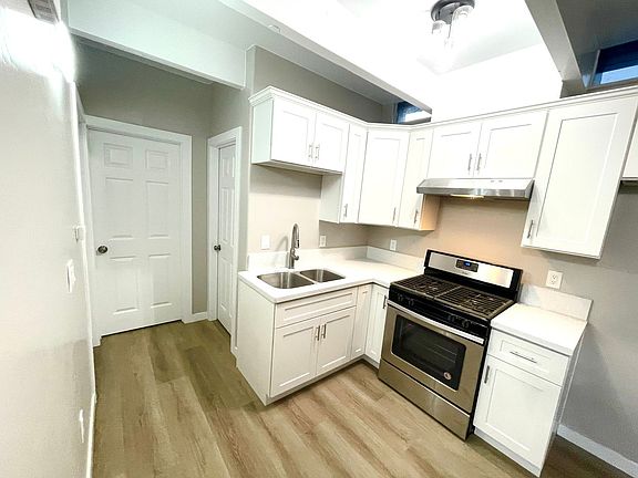 3rd image of 1051 Price St #A
