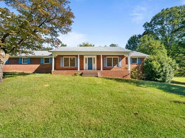102 Dogwood St, New London, NC 28127