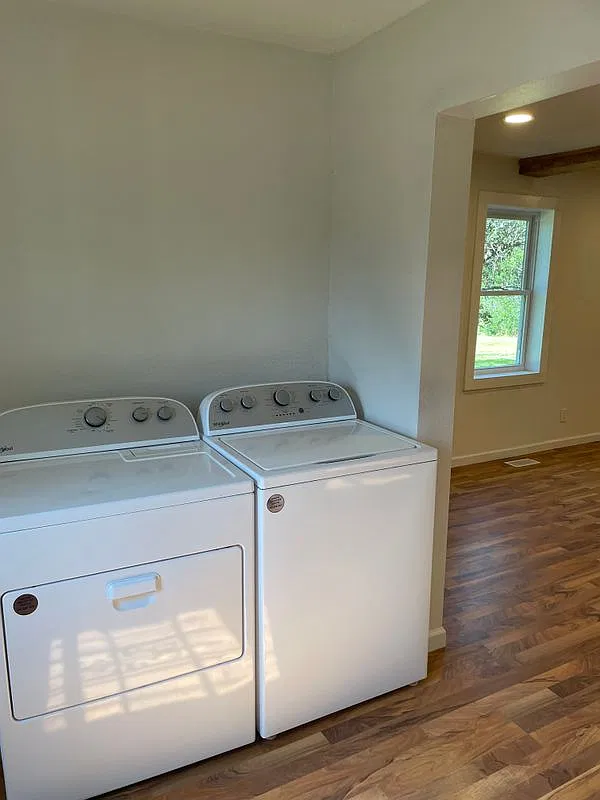 3 bed, 1.0 bath, 1152 sqft, $1,100 — Photo 4