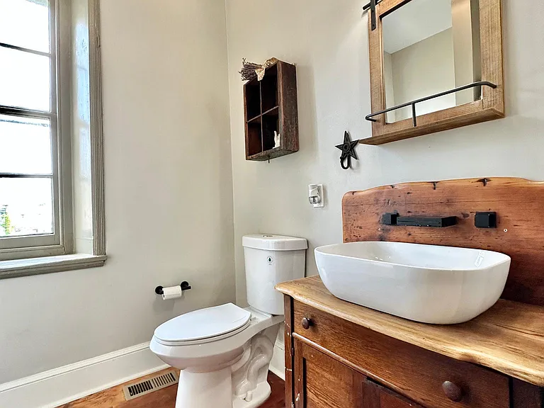 1080 W Bristol Rd #2 — Photo 8