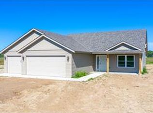 8638 Dolphin Rd, Princeton, MN 55371