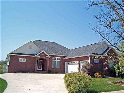 1st image of 440 Woodland Ponds Dr