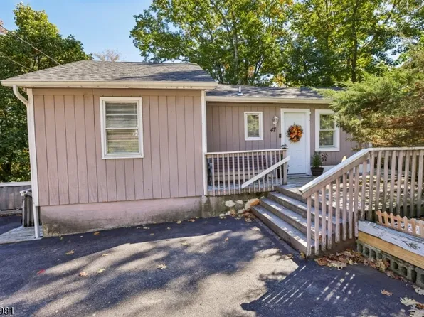 47 Jefferson Trl, Hopatcong Boro, NJ 07843