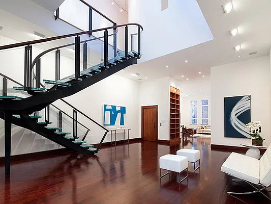 Sold by Sotheby's International Realty | media 1