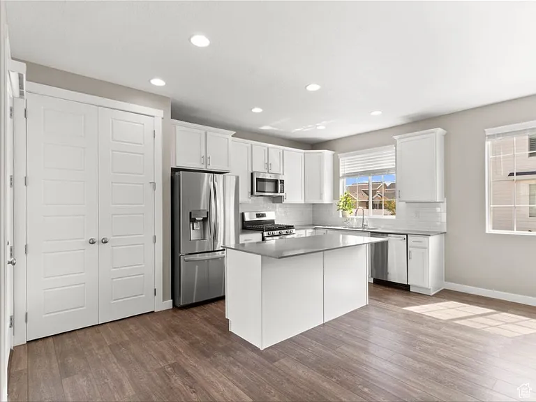 914 W Sandypark Ln — Photo 10