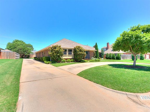 3rd image of 2609 SW 105th St