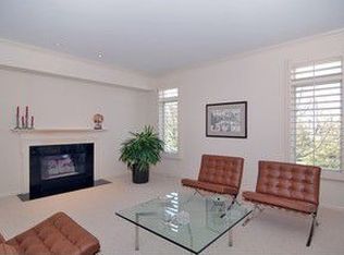 2500 Stonebridge Ln, Northbrook, IL