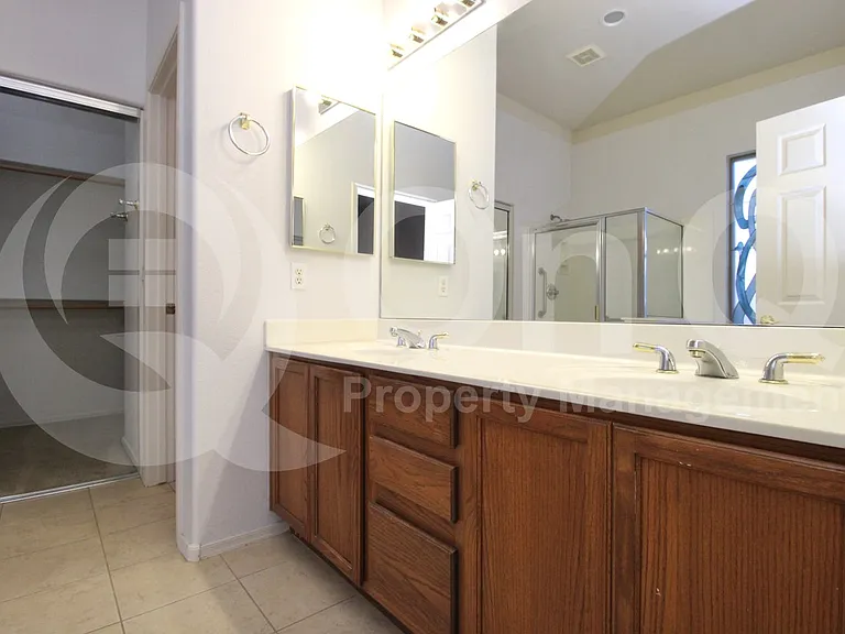1445 S Park Grove Cir — Photo 21