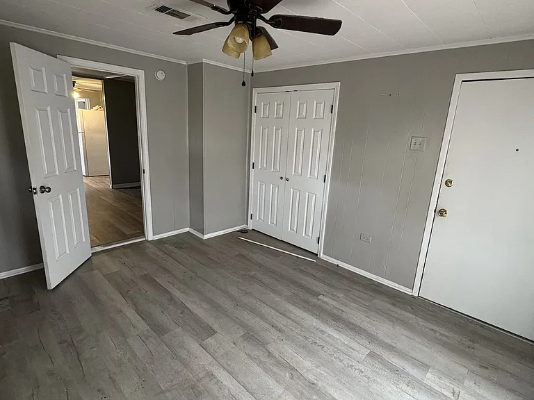 1403 Eugene St — Photo 9