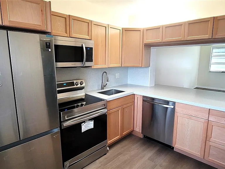 2200 Park Ln #302 — Photo 17