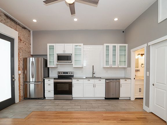 2nd image of 1045 W 14th Ave APT 102