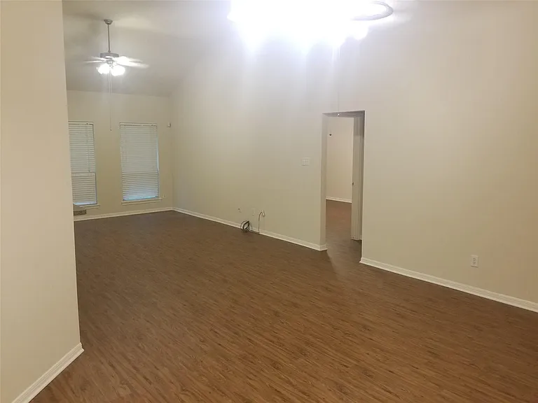 2406 Hawks Rd — Photo 2