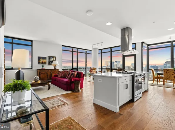 2000 Clarendon Blvd Unit 1105, Arlington, VA 22201