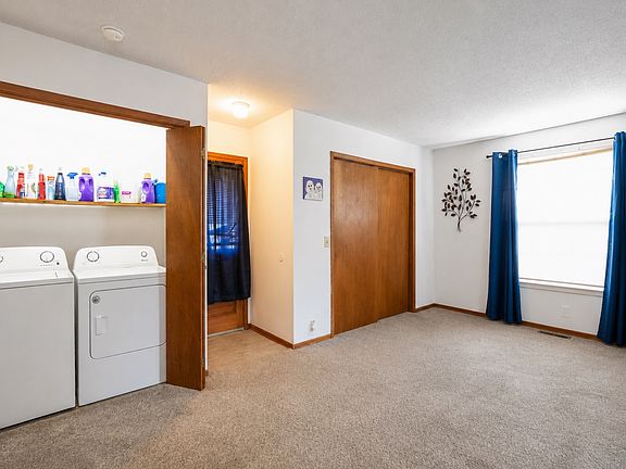 5th image of 307 W Monroe St