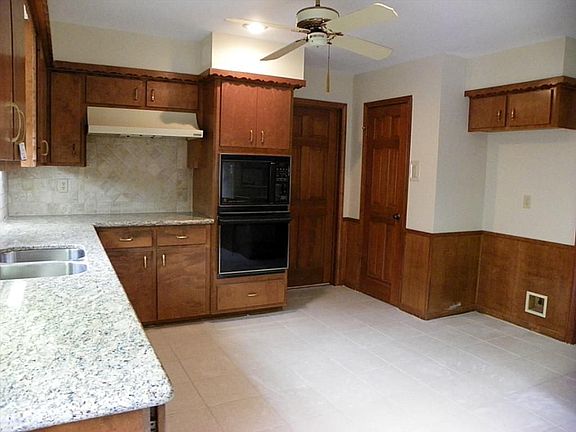 Large open Kitchen with new granite countertops