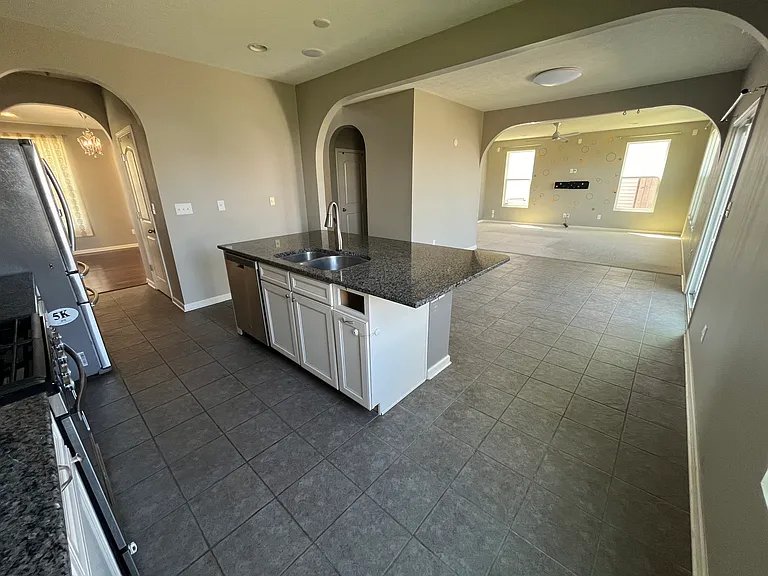 2045 Lakecrest Dr — Photo 9
