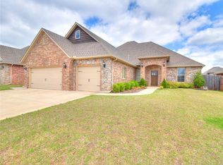 1008 Ryan Rd, Moore, OK 73160