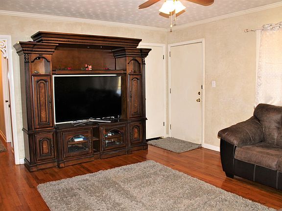 4th image of 462 Northwood Dr