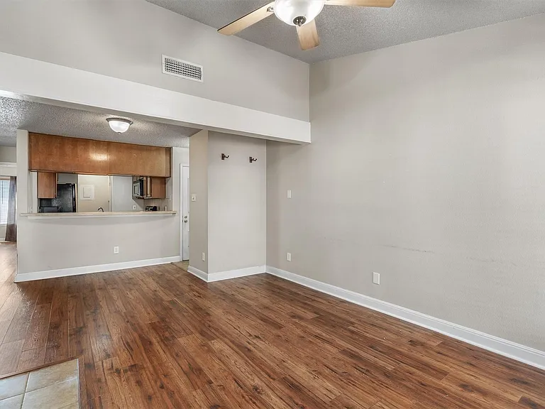 806 W 24th St #326 — Photo 9