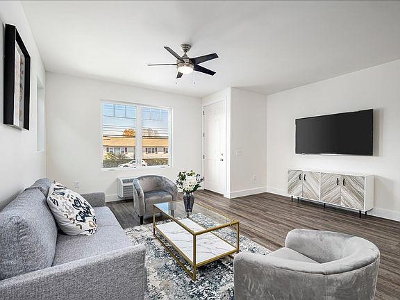 2nd image of 544 N Broadway APT B