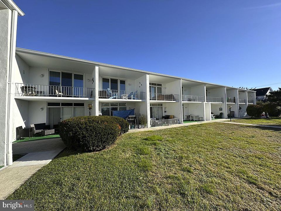 1st image of 2701 Sparrow Ln Unit 16