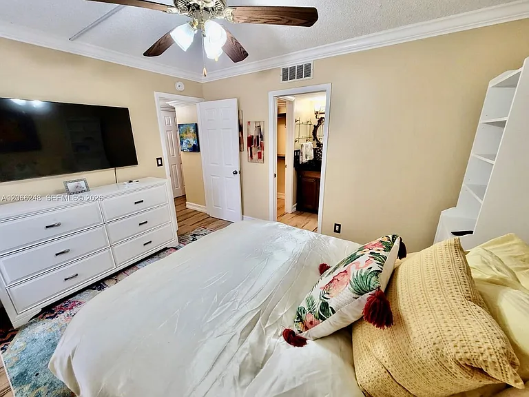 610 NW 13th St #11 — Photo 16