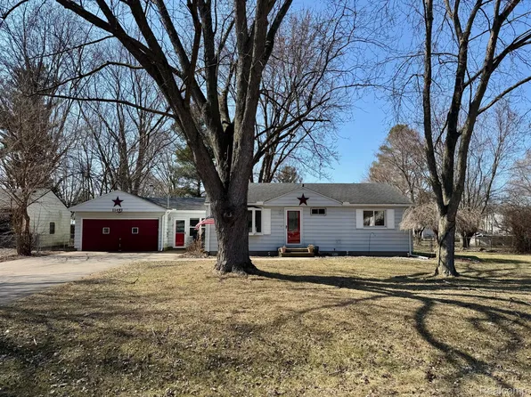 11493 Castle Ct, Clio, MI 48420