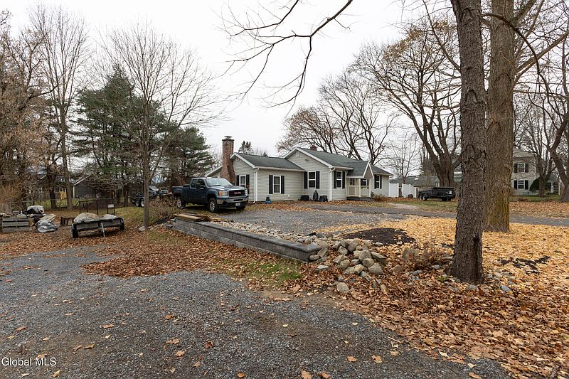 2nd image of 743 ridge Road