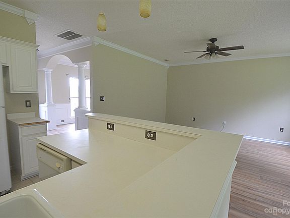 5th image of 6904 Murray Grey Ln