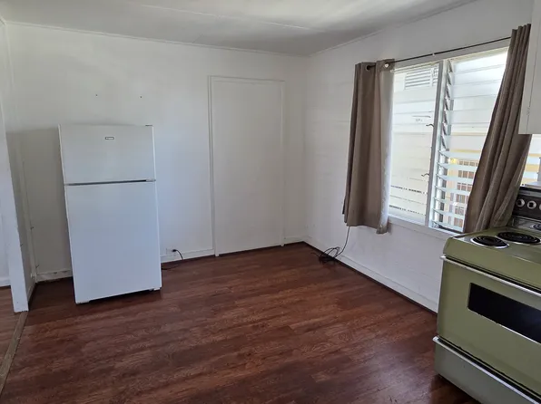292 Mokauea St #B, Honolulu, HI 96819
