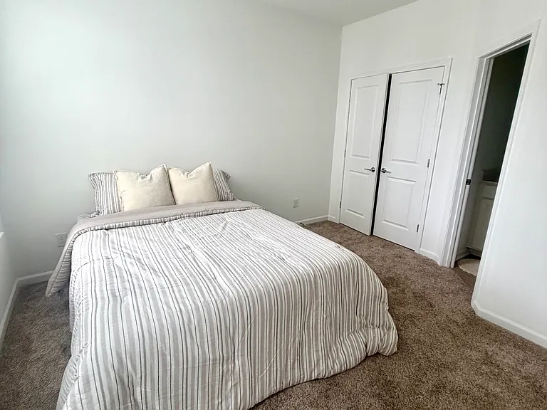 7004 Branch Ct — Photo 8