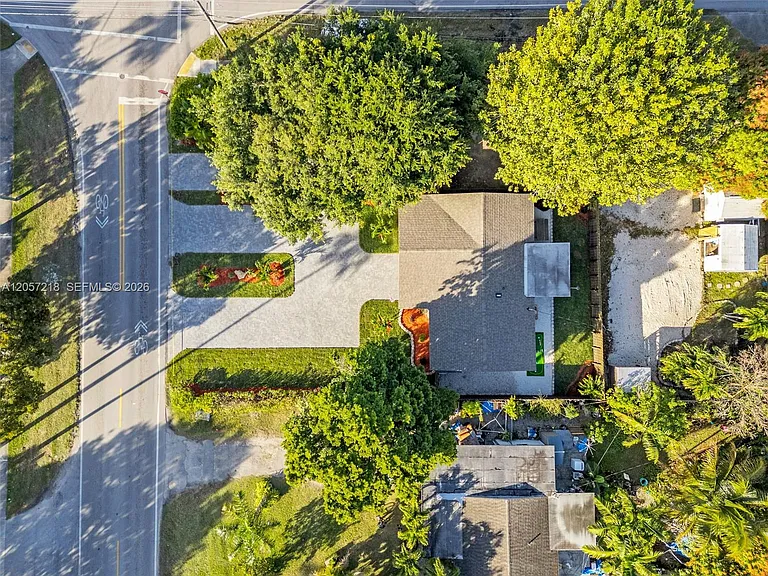 1075 NE 12th Ave — Photo 42