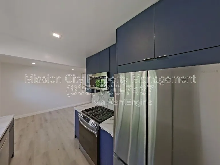 250 Ash Ave #C — Photo 2