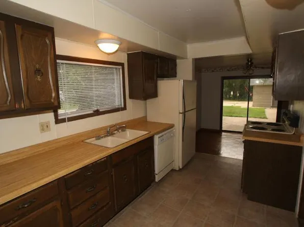 2108 Hill Ave, Spirit Lake, IA 51360
