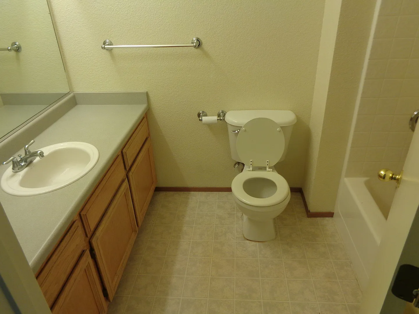 3 Bedroom 2 Bath Yuba City Home — Photo 4