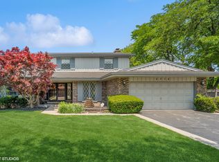 2718 Covert Rd, Glenview, IL 60025